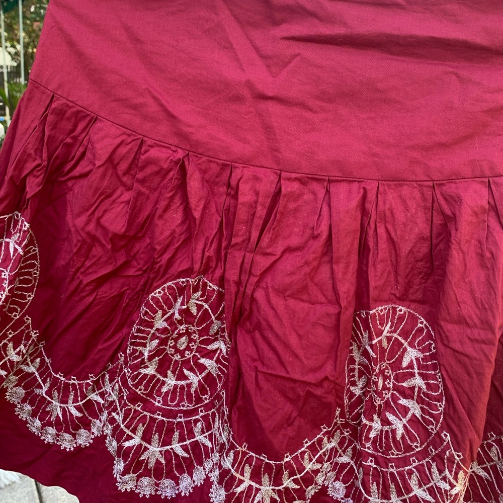 Elegant maroon Embroidered Skirt - Picture 3 of 7